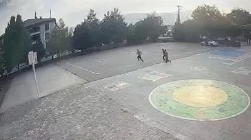 Okul müdüründen hayat kurtaran müdahale
