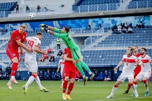 O iddia sonrası sosyal medyayı sallayan soru: Odegaard 58 milyon Euro ederse Ozan Tufan kaç milyon Euro eder?-10