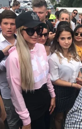 Paris Hilton turne için Kıbrıs'a geldi