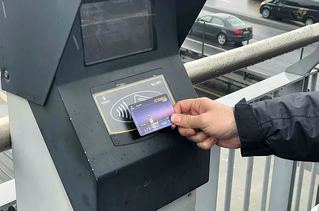 CHP'li İBB'nin yüzde 79'luk metrobüs zammına vatandaşlardan tepki: Anamızı ağlattılar