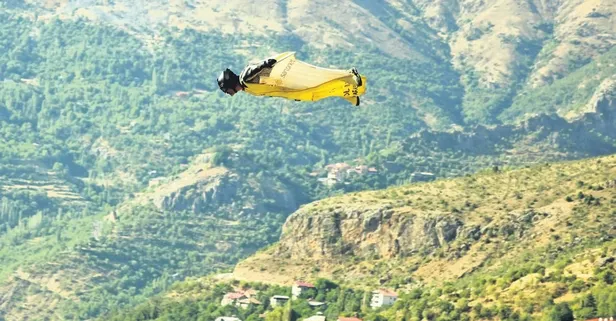 Erzincan'da adrenalin tutkunları gökyüzünü deldi