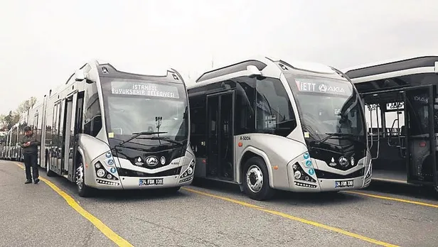 CHP'li İBB'nin günlerce reklamını yaptığı yeni metrobüs yolda kaldı-3