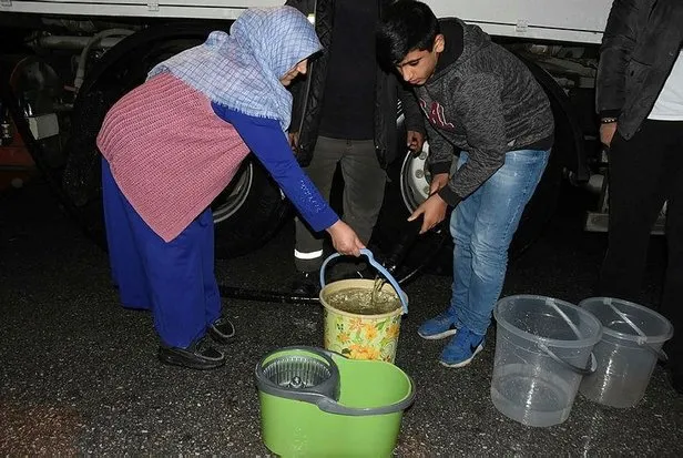 Izmir Deki Su Kesintisi Vatandasi Perisan Etti Izmir I Sel Goturuyor Musluklardan Su Akmiyor Takvim