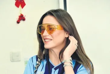 Adana Demirspor formasıyla gündem olmuştu! Serenay Sarıkaya'nın 800 bin TL'lik saatine bakın! "Parası var ki takıyor..."