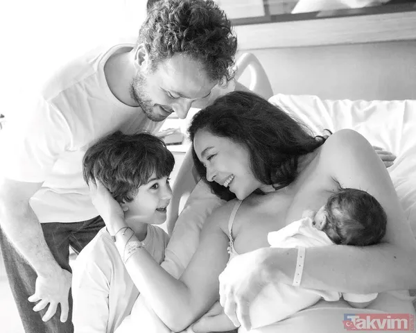 Örgülü saçlarıyla mışıl mışıl uyuyan bu küçük kızı tanıyabildiniz mi? Yıllar sonra katıldığı yarışma hayatını değiştirdi: Şimdi tüm dünya onu tanıyor - 12