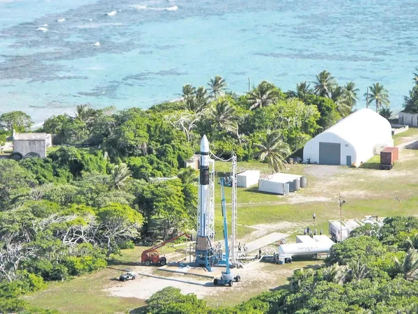 Elon Musk, yıllar önce Omelek Adası'nı kiraladı: İşçileri adeta yemek bekleyen vahşi hayvanlara dönüştürdü-5