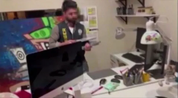 besiktasin-ismini-kullanip-taraftari-dolandiracaklardi-sahte-coinci-medyum-cikti-1663402703008.jpeg Beşiktaş'ın ismini kullanıp taraftarı dolandıracaklardı! Sahte coinci 'medyum' çıktı-3