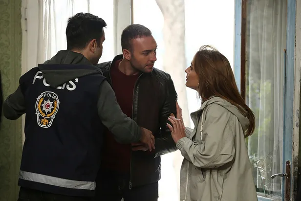 gidenler-pes-pese-nabizlari-yoklayacak-flas-karar-show-tvde-5-diziden-sonra-iki-final-daha-mi-1626169870199.jpg Gidenler peş peşe! Nabızları yoklayacak flaş karar! Show TV'de 5 diziden sonra iki final daha mı?-3