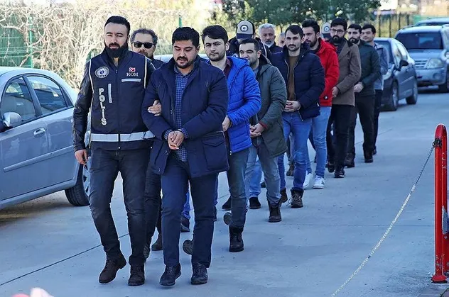 Son dakika: Adana merkezli 8 ildeki FETÖ operasyonunda 5 zanlı tutuklandı