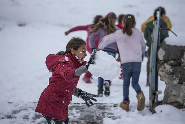 1-aralik-ankarada-kar-tatili-olacak-mi-yarin-ankara-kutahya-usak-bilecik-eskisehir-afyonda-okullar-tatil-mi-1-aralik-okullarda-kar-tatili-var-mi-1638290844029.jpg