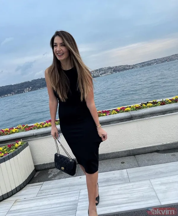 EDHO'nun Ömür'üydü! Ceren Benderlioğlu havalı pozlarıyla sosyal medyayı yaktı kavurdu! ‘Yazı getirdim’ diyen Ceren hayran bıraktı! - 7