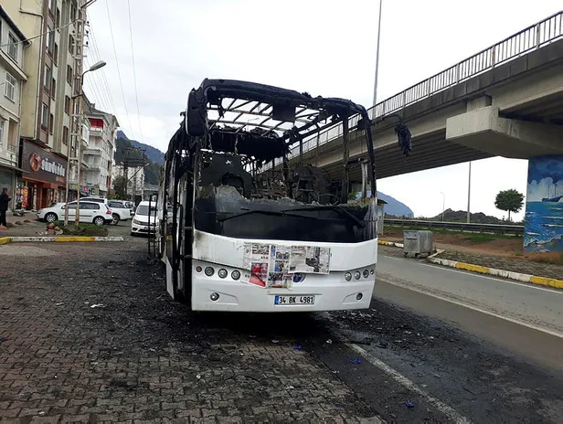 1572428895225.jpg Hopa’da yolcu otobüsü alev alev yandı-2