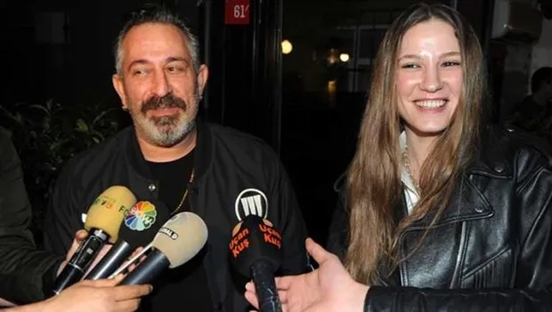 Cem Yılmaz fotoğraflarına dalıp gittiği Serenay Sarıkaya'yı Instagram'dan takipten çıkardı! Bununla da yetinmedi bakın ne paylaştı-5