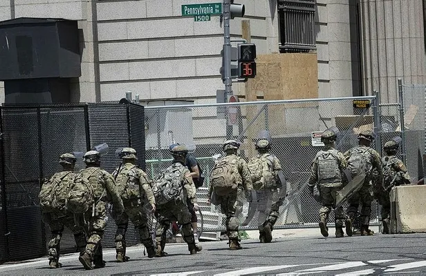 ABD Washington DC'de sokağa çıkma yasağıyla ilgili flaş açıklama: Bu gece uygulanmayacak-1