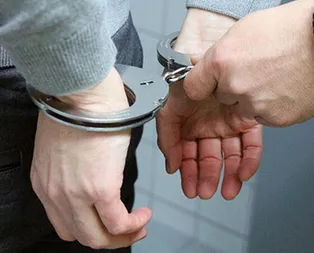 FETÖ şüphelisi Zahide Ünerin yakalanmasında yeni ayrıntı! Avukatının ofisinde 1 dolar bulundu