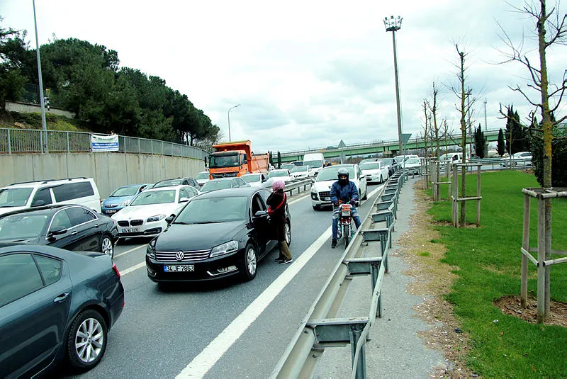 TEM Otoyolu'nda şüpheli paket alarmı! Polis alarma geçti - 7