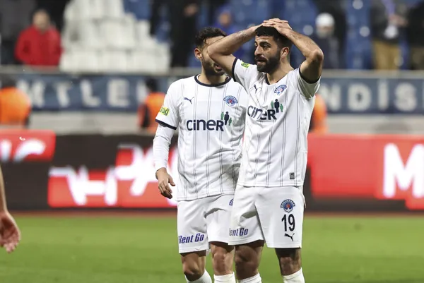 son-dakika-trabzonspor-umut-bozoku-acikladi-1662042463259.jpg Son dakika: Trabzonspor Umut Bozok'u açıkladı!-5
