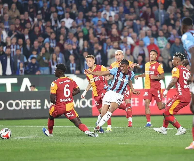 super-ligde-dev-mac-trabzonspor-galatasarayi-konuk-ediyor-akyazida-derbi-heyecani-trabzonsporda-orta-saha-terc-1789739775637.jpeg Akyazı'da derbi heyecanı: Trabzonspor'da orta saha tercihi! Galatasaray'da 10 numara sürprizi-5