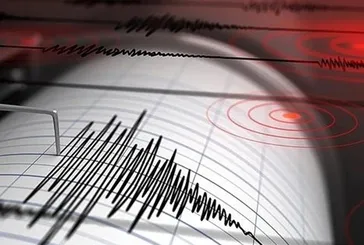 Peş peşe sallandı! Gümüşhane ve Erzincan'da korkutan deprem