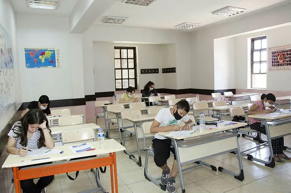lgs-full-ceken-kac-kisi-2020-lgs-birincileri-hangi-ilden-1594993193238.jpg LGS full çeken kaç kişi? 2020 LGS birincileri hangi ilden?-3