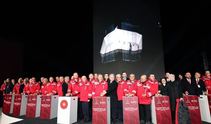 deprem-bolgesine-ozel-onem-baskan-recep-tayyip-erdogan-2023-yilinda-76-yurt-ici-ziyareti-gerceklestirdi-1703955079840.jpeg Deprem bölgesine özel önem | Başkan Recep Tayyip Erdoğan 2023 yılında 76 yurt içi ziyareti gerçekleştirdi-13