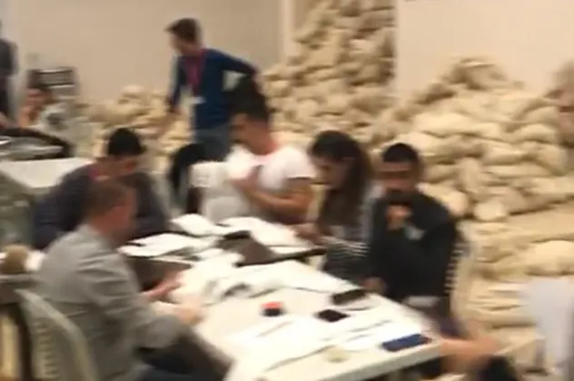 Maltepe’de yeniden oy sayımında CHP rezaleti! Skandalın görüntüleri ortaya çıktı...