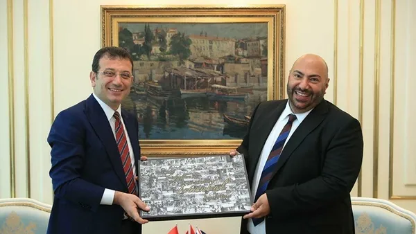 takvimcomtr-ekrem-imamoglu-dominick-chilcottun-balikci-bulusmasiyla-ilgili-bomba-detayi-acikliyor-her-anlamda-1643276888879.jpg Takvim.com.tr Ekrem İmamoğlu - Dominick Chilcott'un balıkçı buluşmasıyla ilgili bomba detayı açıklıyor! Her anlamda "sır" görüşme-5