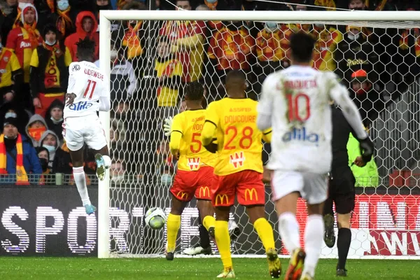 galatasaray-seferovicin-yanina-kadewereyi-koyacak-1658657174329.jpg Galatasaray Seferovic'in yanına Kadewere'yi koyacak!-4