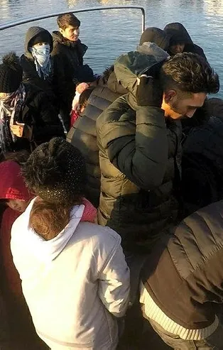 Son dakika: Çanakkale'de 36 kaçak göçmen yakalandı
