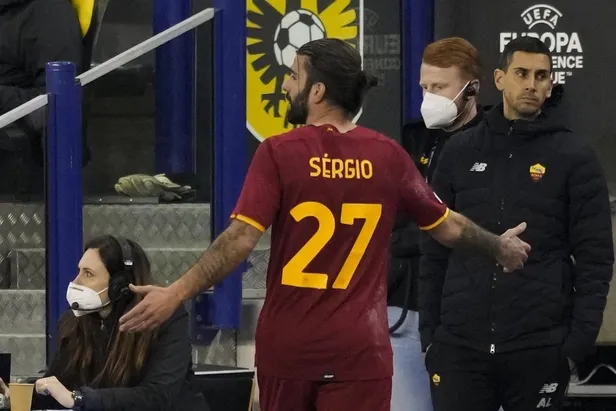 takvim.com.tr günler öncesinden yazmıştı! Galatasaray'dan Fener'e transfer çalımı: Sergio Oliveira İstanbul'da-3