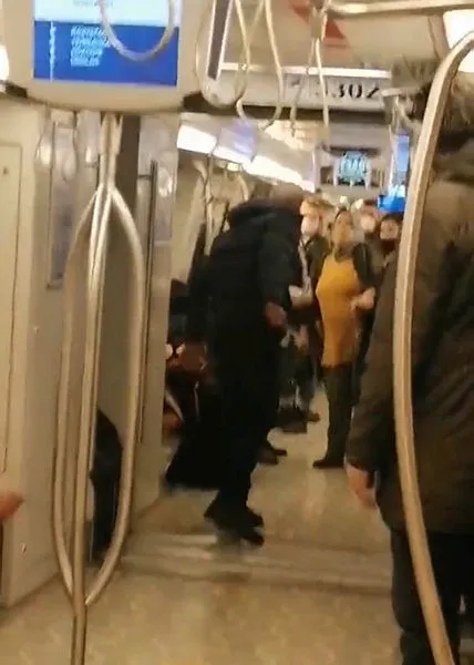 1637842242277.jpg Metroda saldırıya uğrayan anne kızın ifadesi ortaya çıktı: Güvenlik polis çağırmak istemedi-5