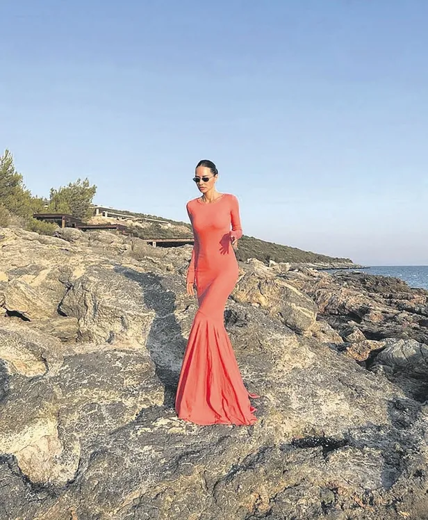 Ünlü şarkıcı Emrah 15 yıl sonra sahnede sevenleriyle bir araya geldi!-3