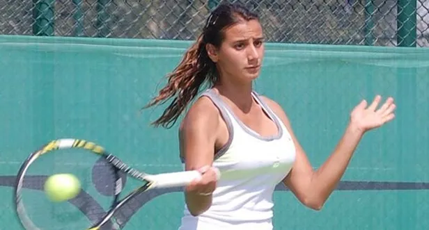 Melis Sezer kimdir? Survivor 2021 Ünlüler kadrosundaki Melis Sezer kaç yaşında, nereli, evli mi?-4