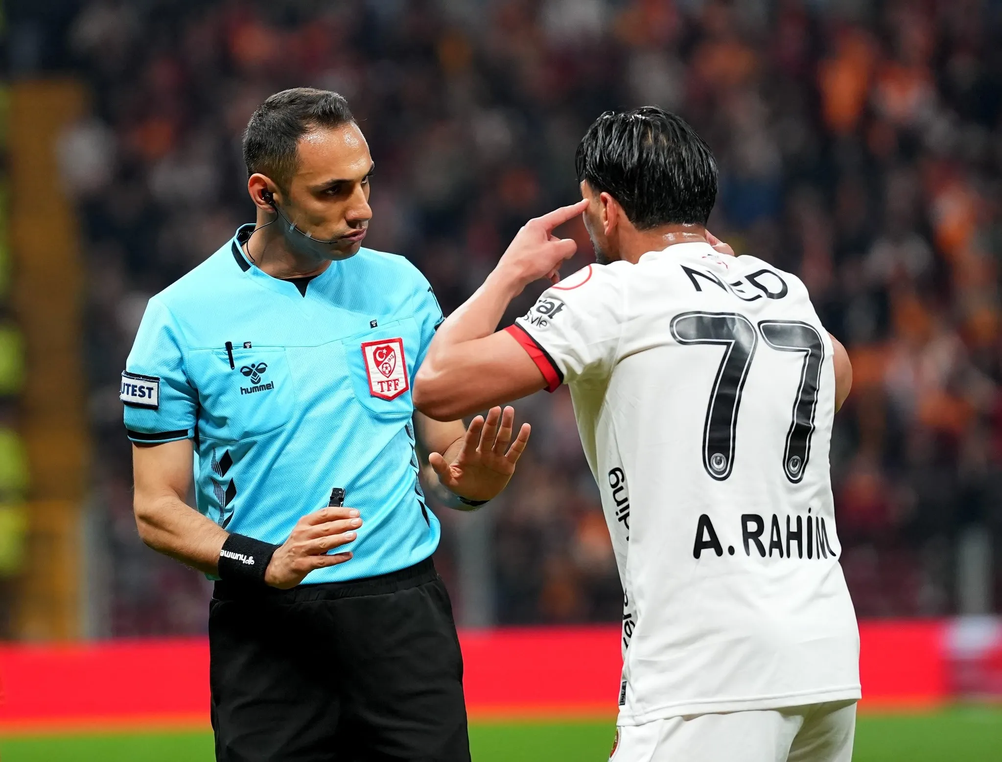 Spor yazarları Galatasaray'ı yerden yere vurdu: Fiyasko! - 4