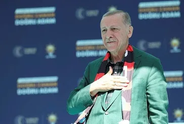 Başkan Recep Tayyip Erdoğan Van ve Erzurum’daki coşkulu kalabalığa seslendi! 85 milyonun tamamı kazanacak