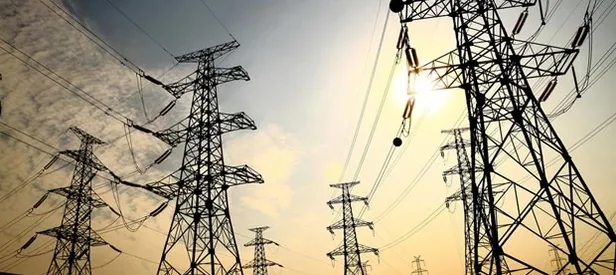 Fransa'da 237 bin hane elektriksiz kaldı