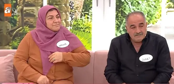 38-yillik-buyuk-asiklar-esra-erolda-kavusmustu-milyonlarin-onunde-evlilik-teklifi-etti-dugun-tarihleri-belli-oldu-1637341548107.jpg 38 yıllık büyük aşıklar Esra Erol’da kavuşmuştu! Milyonların önünde evlilik teklifi etti düğün tarihleri belli oldu-5