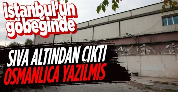 Milyonlar yanından geçiyordu! Sıvanın altından çıktı