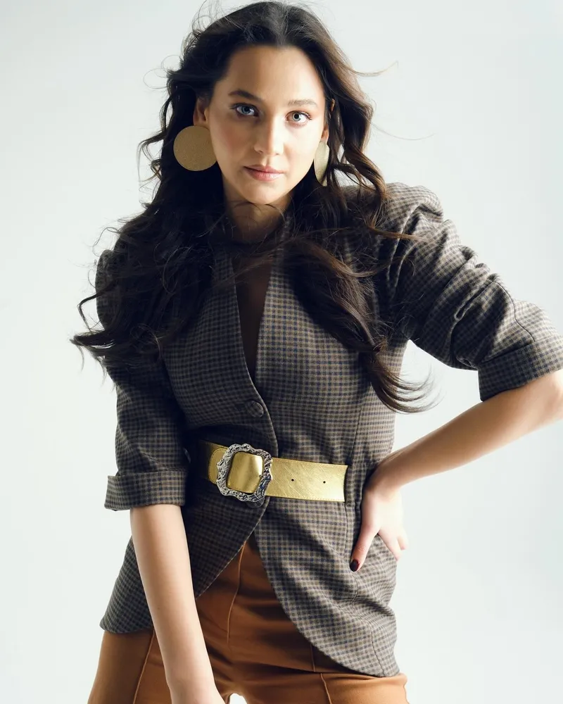 gulsim-ali-ilhan-kirmizilar-icinde-paylasti-pes-pese-yayinladigi-pozlarla-sosyal-medyayi-atese-verdi-gonul-dag-1712671543074.jpg Gülsim Ali İlhan kırmızılar içinde paylaştı! Peş peşe yayınladığı pozlarla sosyal medyayı ateşe verdi! Gönül Dağı’nın Dilek’iydi...-3