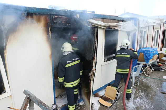 Bolu’da, depo olarak kullanılan konteyner yangında kül oldu! İşçiler ölümden döndü