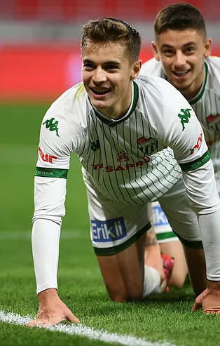 Galatasaray haberleri | Fatih Terim'den Bursasporlu Batuhan Kör'e yakın markaj! Attığı 4 golle Türkiye'nin gündemine oturdu