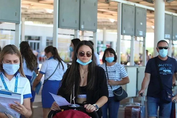 Antalya’ya turist akını! Hafta sonu hava yoluyla 72 bin 479 turist geldi-4