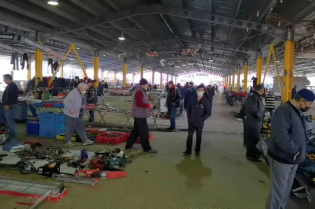 Bu pazarda yok yok! Birçok ilden vatandaş akın etti! Antikadan, paketi açılmamış ürüne...