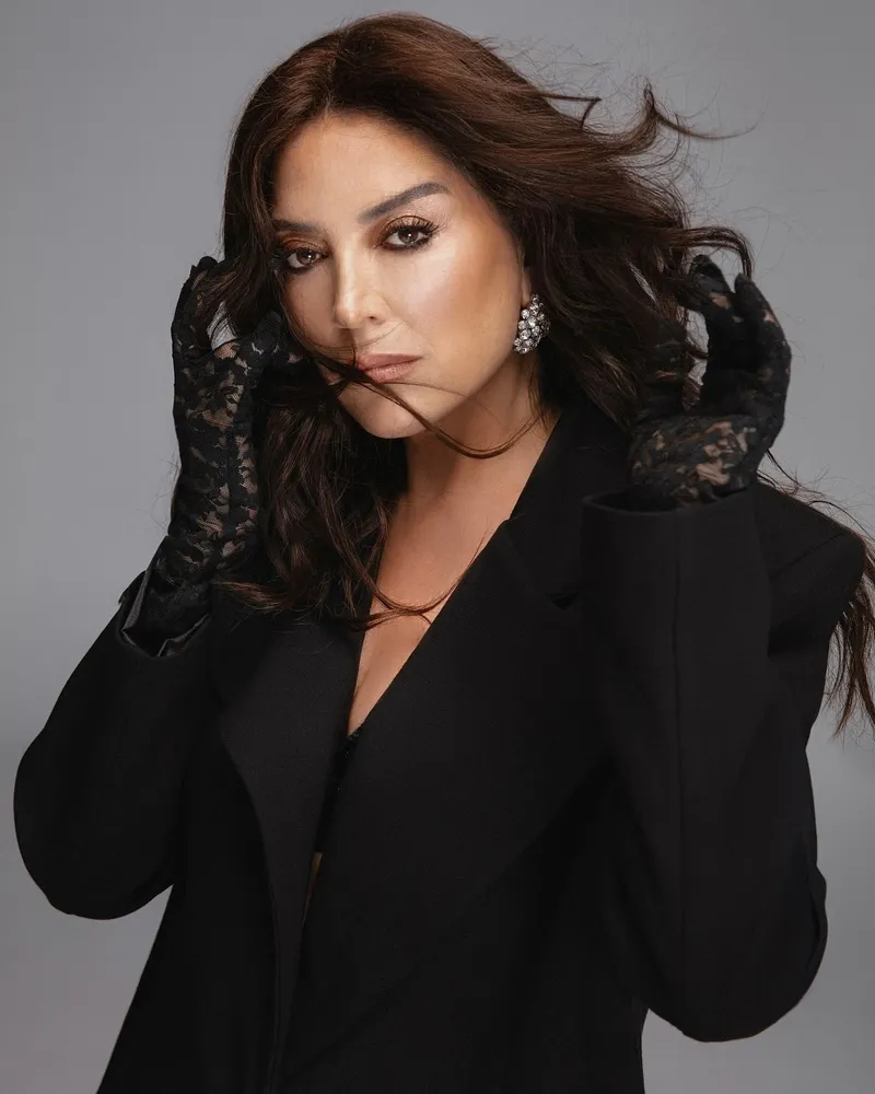 90larin-yildizi-askin-nur-yengi-emlak-zengini-cikti-1775198934303.jpg 90'ların yıldızı Aşkın Nur Yengi emlak zengini çıktı! İngiltere, ABD ve Fransa...-5