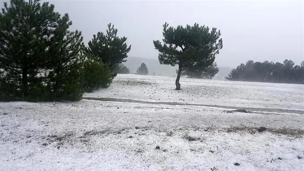 Kastamonu beyaza büründü! Ağustos ayında şaşırtan görüntü-1