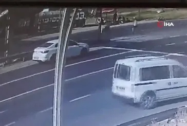 Tekirdağ'da feci kaza kamerada! Otomobil bisikletli çocuğa çarptı