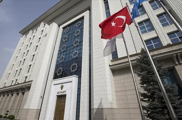 AK Parti'den Ümit Özdağ'ın sığınmacı provokasyonuna tepki: Kin ve nefreti tahrik suçudur, faşizm geleneğidir!