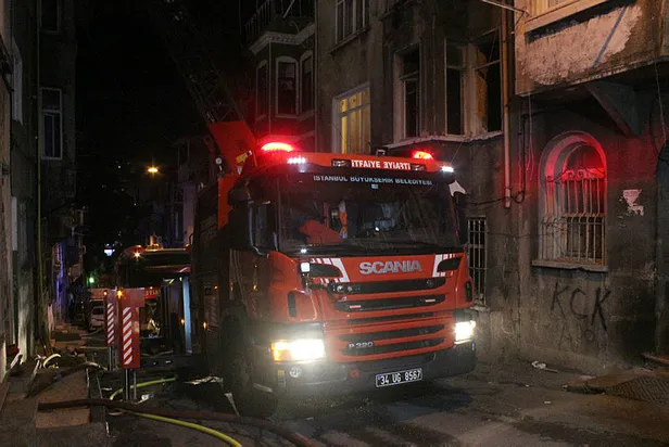 Beyoğlu'nda yangın paniği-1