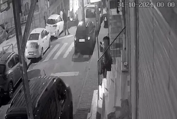 Kız kardeşini yeğeninin yanında öldürdü