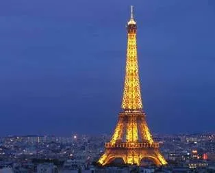 Eyfel Kulesi Türk bayrağına bürünebilir